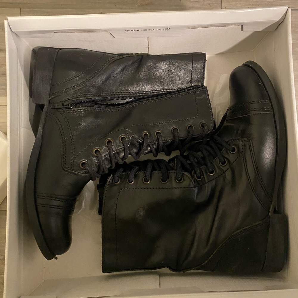 STEVE MADDEN COMBAT BOOTS SZ 7.5